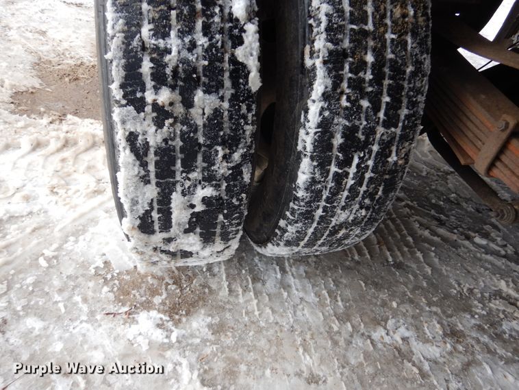 image for item FU9117 2000 Ford F350 Super Duty Crew Cab dump bed pickup truck