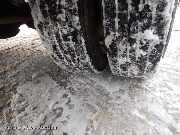 image for item FU9117 2000 Ford F350 Super Duty Crew Cab dump bed pickup truck