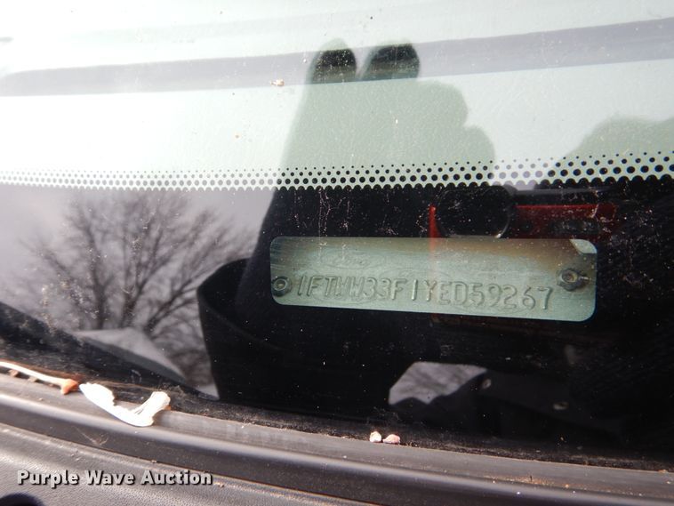 image for item FU9117 2000 Ford F350 Super Duty Crew Cab dump bed pickup truck