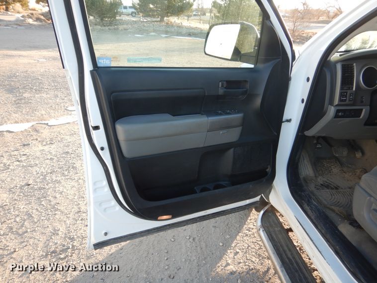 image for item FU9129 2010 Toyota Tundra Double Cab pickup truck