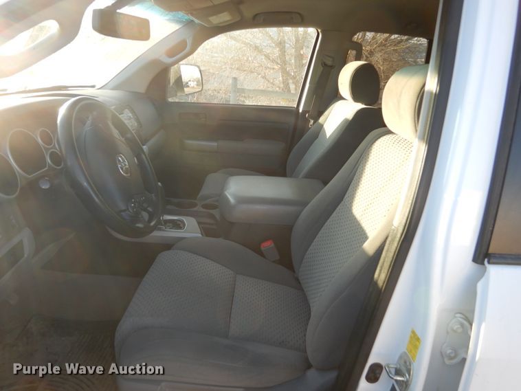 image for item FU9129 2010 Toyota Tundra Double Cab pickup truck