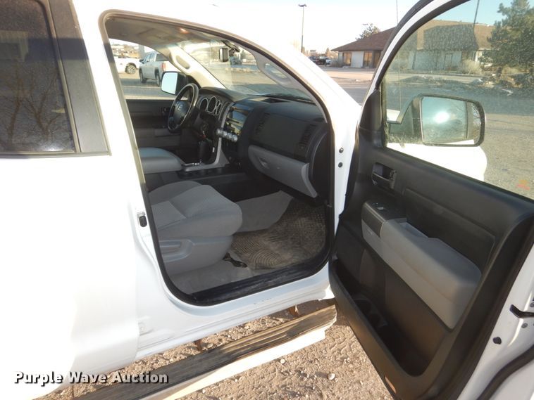 image for item FU9129 2010 Toyota Tundra Double Cab pickup truck