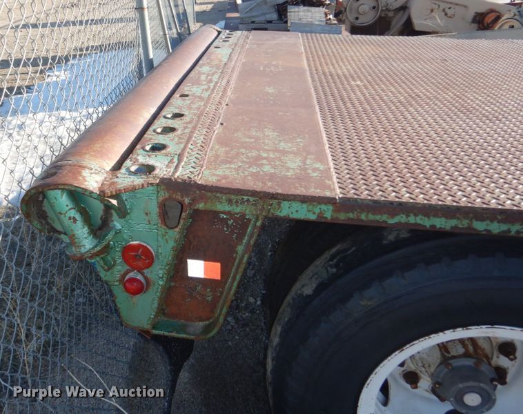 image for item FU9130 1990 shop built drop deck trailer