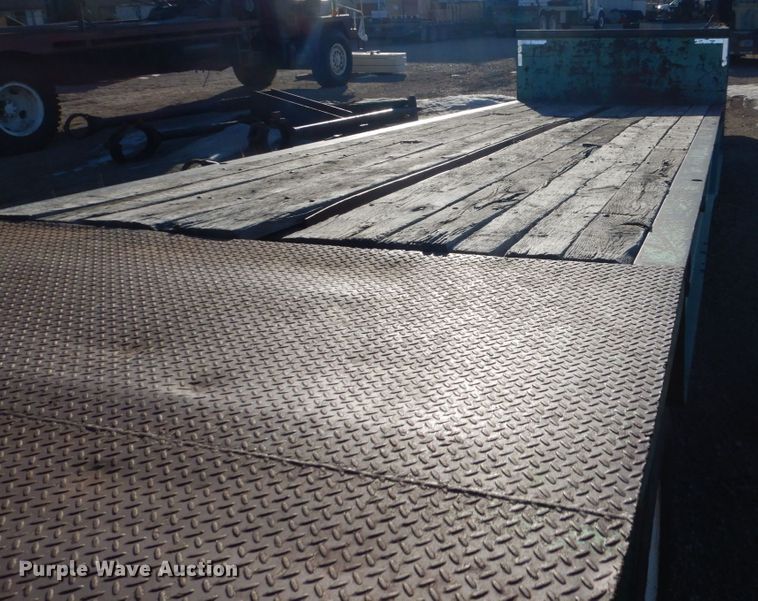 image for item FU9130 1990 shop built drop deck trailer