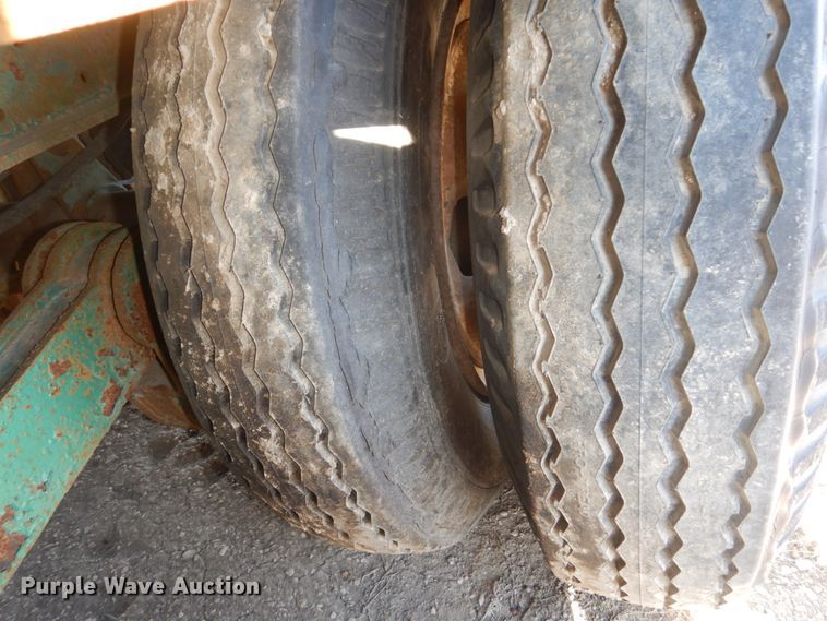 image for item FU9130 1990 shop built drop deck trailer