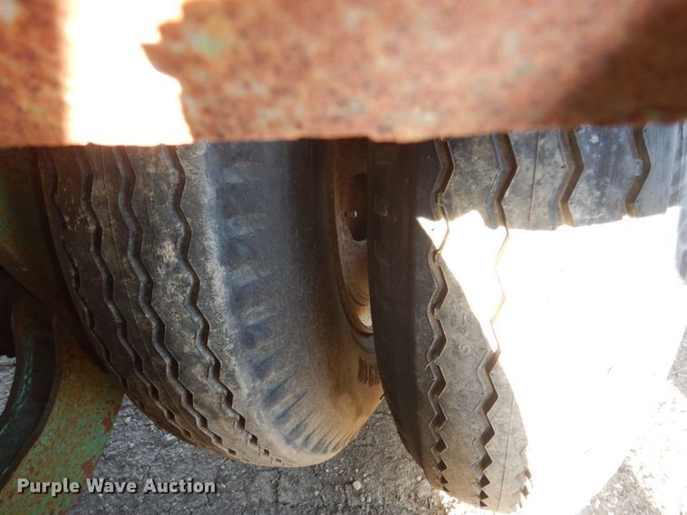 image for item FU9130 1990 shop built drop deck trailer