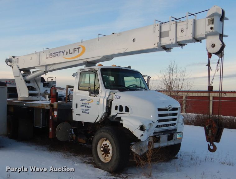 image for item FU9133 2005 Sterling L7500 crane truck