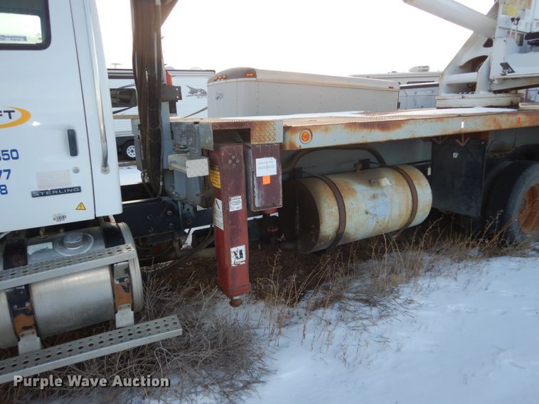 image for item FU9133 2005 Sterling L7500 crane truck