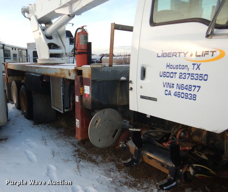 image for item FU9133 2005 Sterling L7500 crane truck