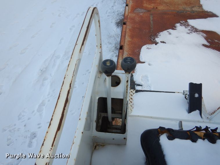 image for item FU9133 2005 Sterling L7500 crane truck