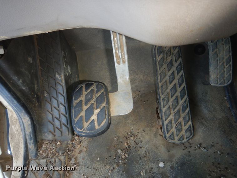 image for item FU9133 2005 Sterling L7500 crane truck