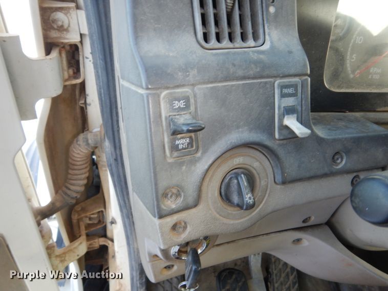 image for item FU9133 2005 Sterling L7500 crane truck