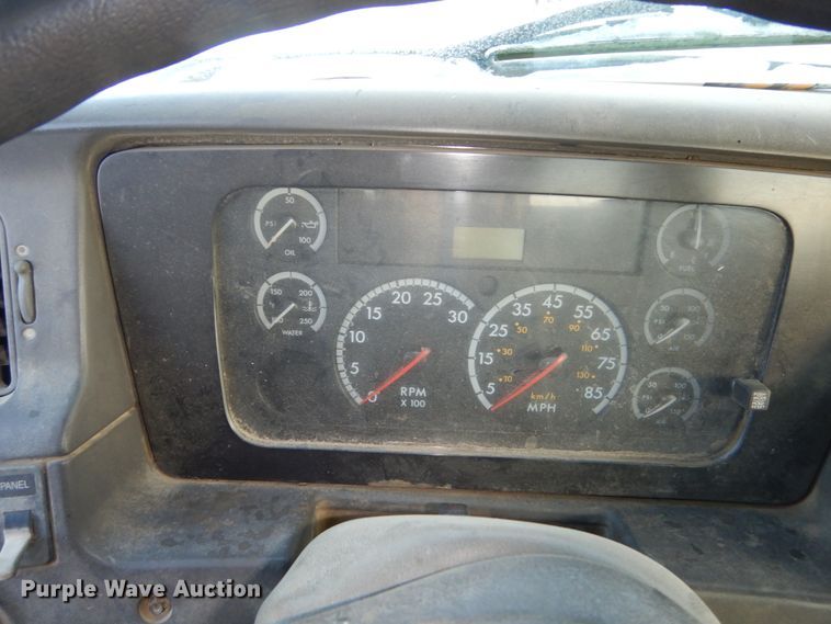 image for item FU9133 2005 Sterling L7500 crane truck