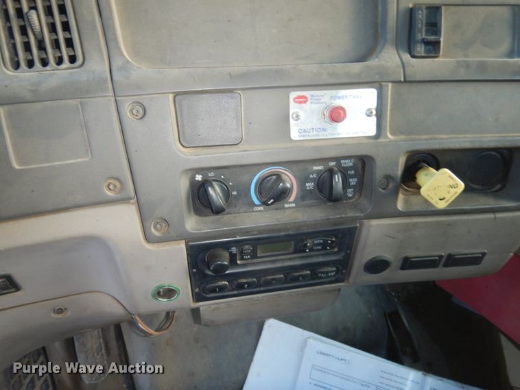 image for item FU9133 2005 Sterling L7500 crane truck