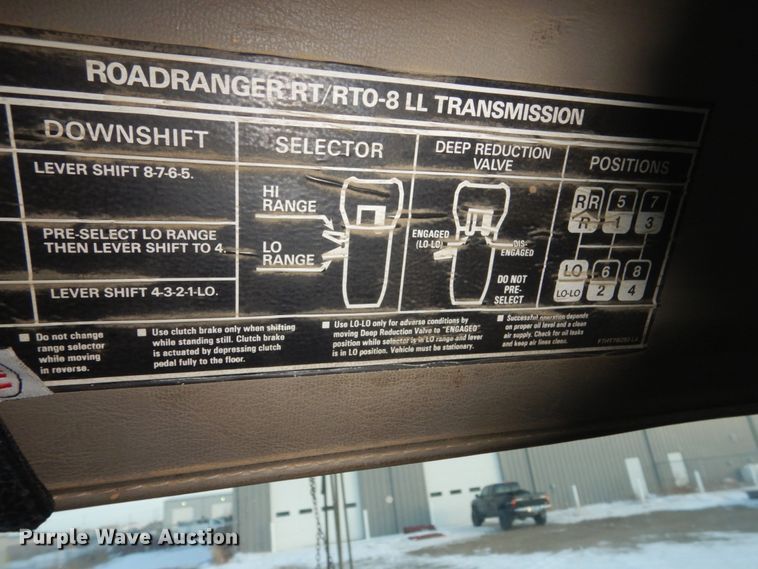 image for item FU9133 2005 Sterling L7500 crane truck