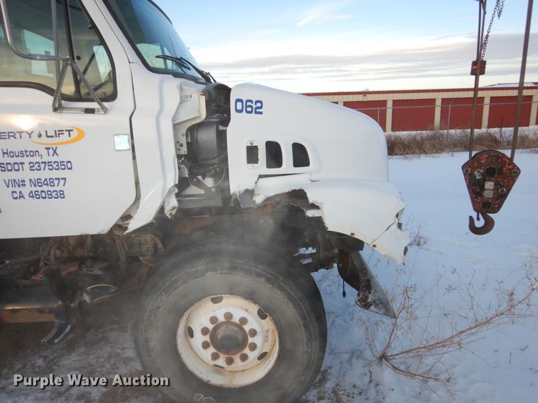 image for item FU9133 2005 Sterling L7500 crane truck