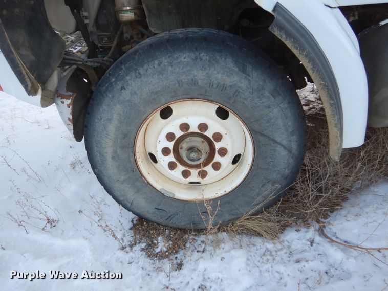 image for item FU9133 2005 Sterling L7500 crane truck