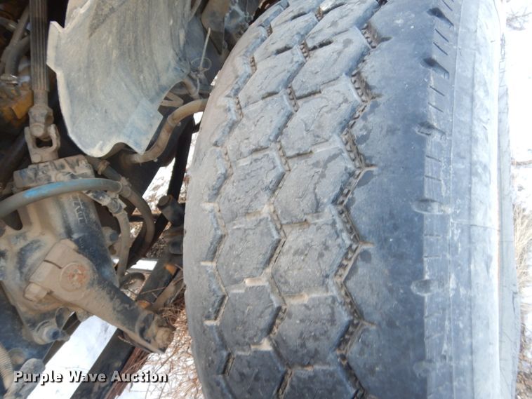 image for item FU9133 2005 Sterling L7500 crane truck