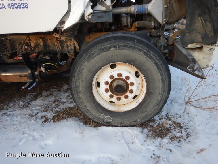 image for item FU9133 2005 Sterling L7500 crane truck