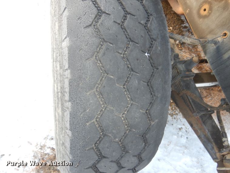 image for item FU9133 2005 Sterling L7500 crane truck