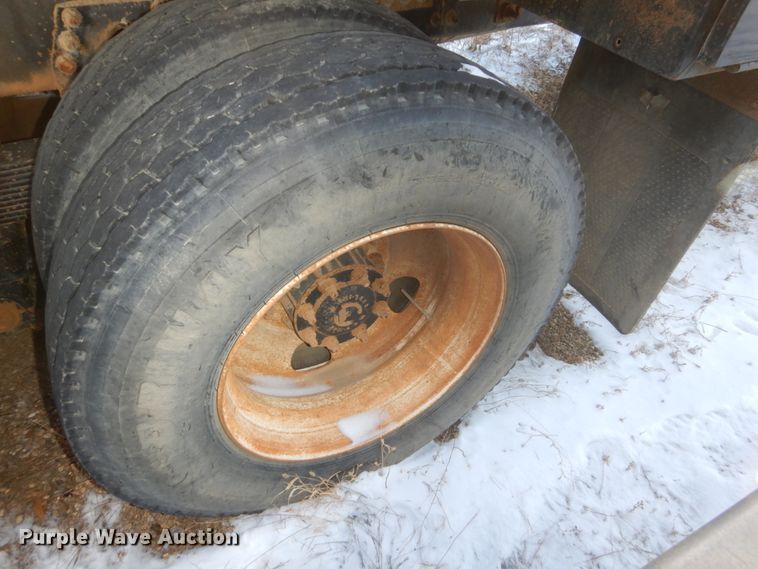 image for item FU9133 2005 Sterling L7500 crane truck