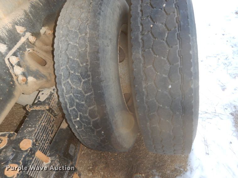 image for item FU9133 2005 Sterling L7500 crane truck