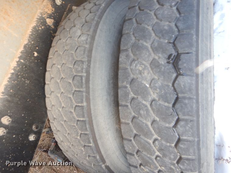 image for item FU9133 2005 Sterling L7500 crane truck