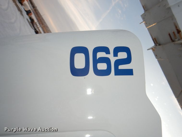 image for item FU9133 2005 Sterling L7500 crane truck