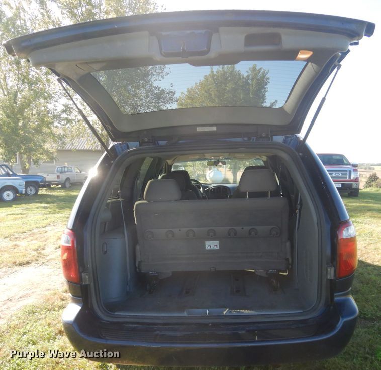image for item FU9706 2004 Dodge Grand Caravan van