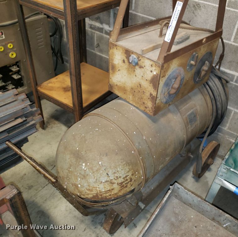 image for item GA9424 Lincoln 300 welder