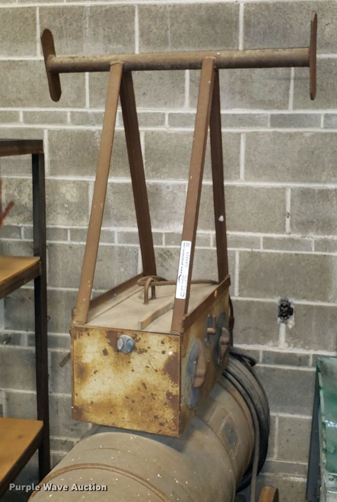 image for item GA9424 Lincoln 300 welder