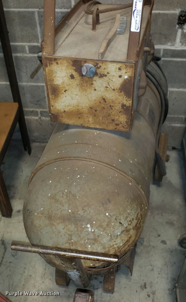 image for item GA9424 Lincoln 300 welder