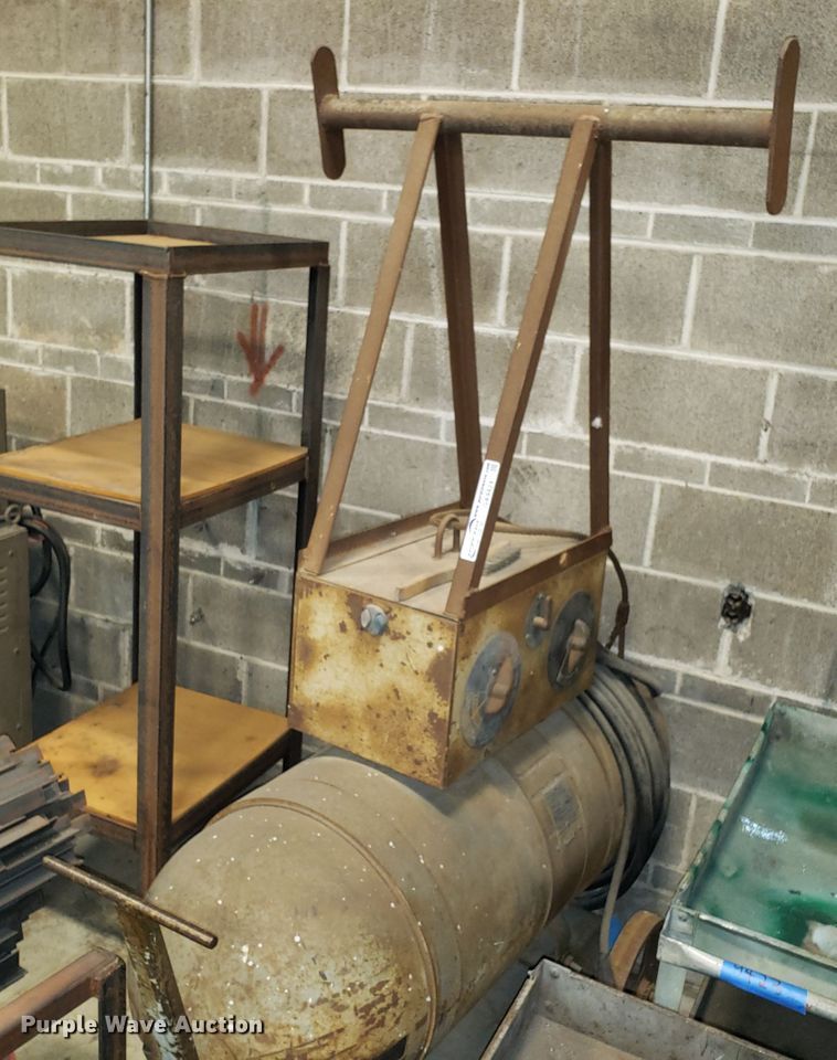 image for item GA9424 Lincoln 300 welder