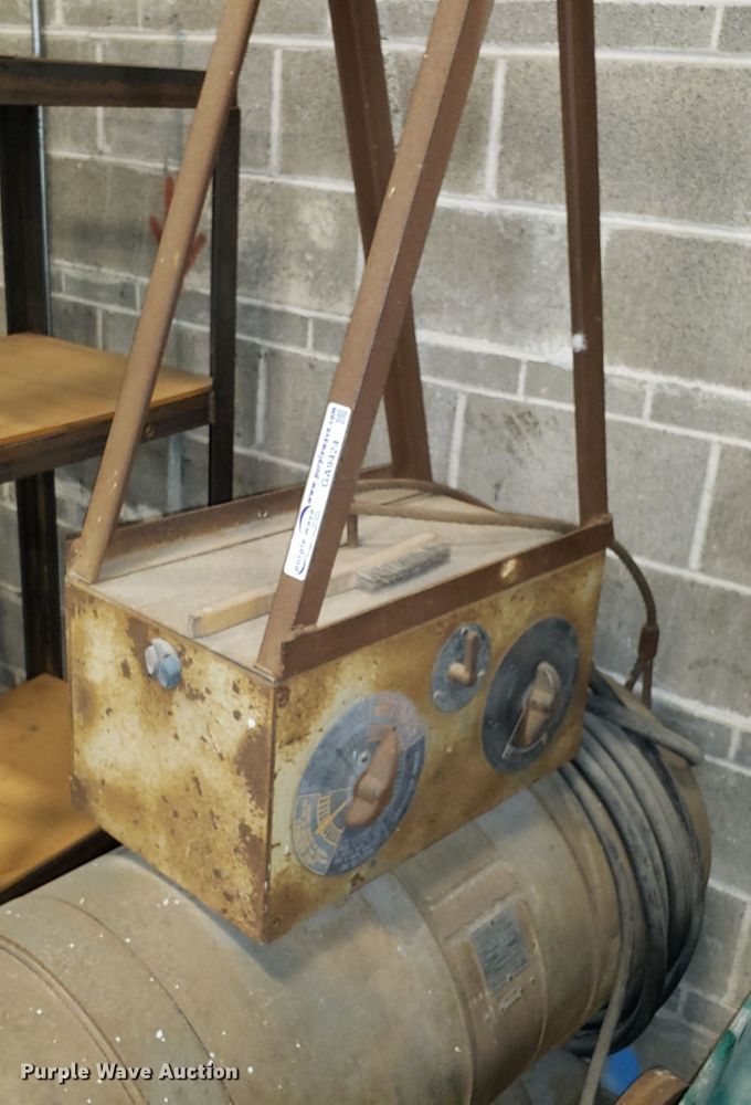 image for item GA9424 Lincoln 300 welder