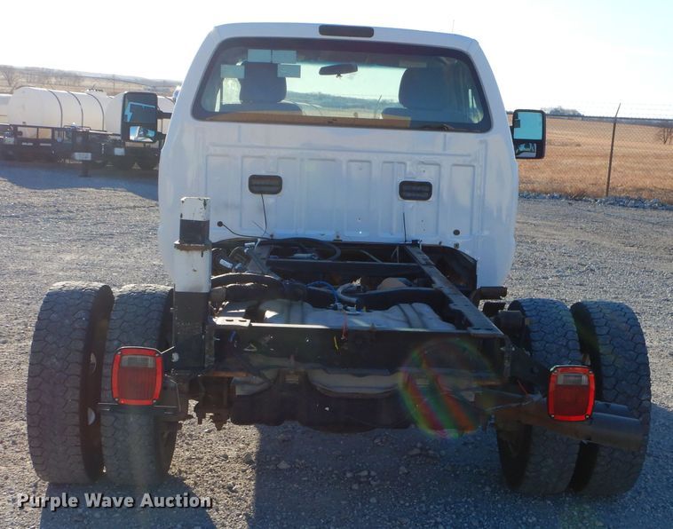 image for item GB9614 2013 Ford F550 Super Duty truck cab and chassis