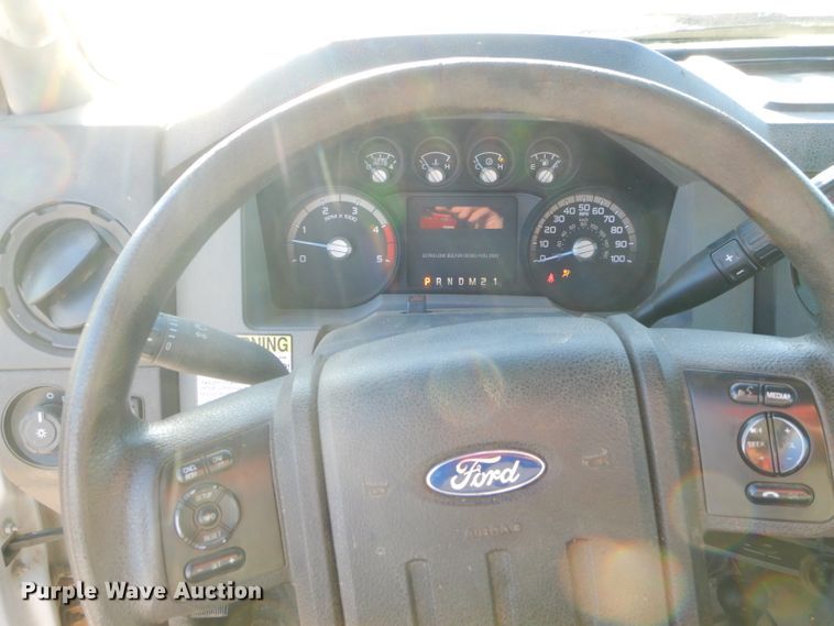 image for item GB9614 2013 Ford F550 Super Duty truck cab and chassis