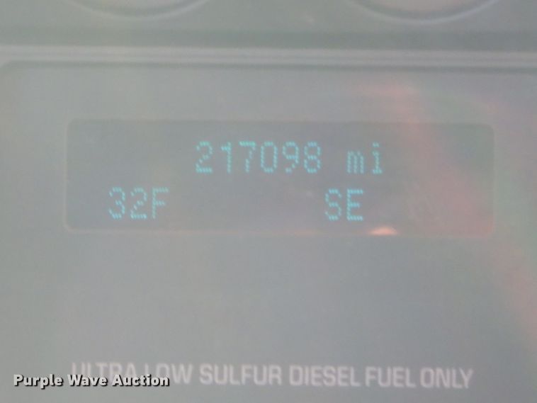 image for item GB9614 2013 Ford F550 Super Duty truck cab and chassis