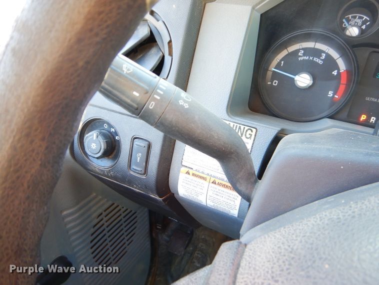 image for item GB9614 2013 Ford F550 Super Duty truck cab and chassis