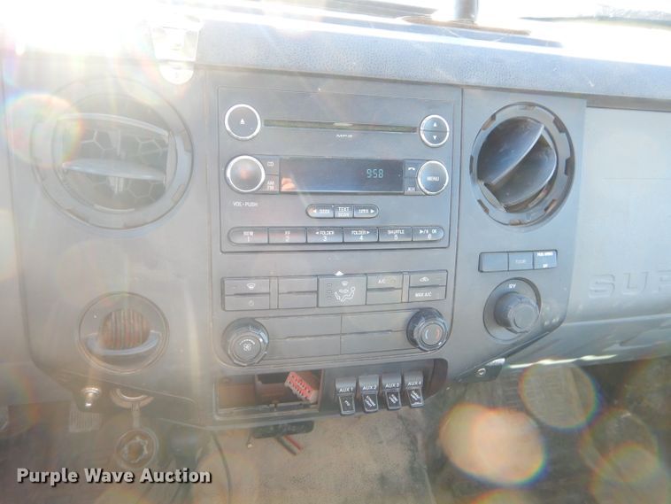 image for item GB9614 2013 Ford F550 Super Duty truck cab and chassis