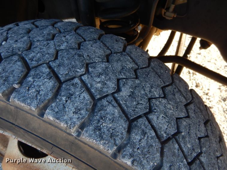 image for item GB9614 2013 Ford F550 Super Duty truck cab and chassis