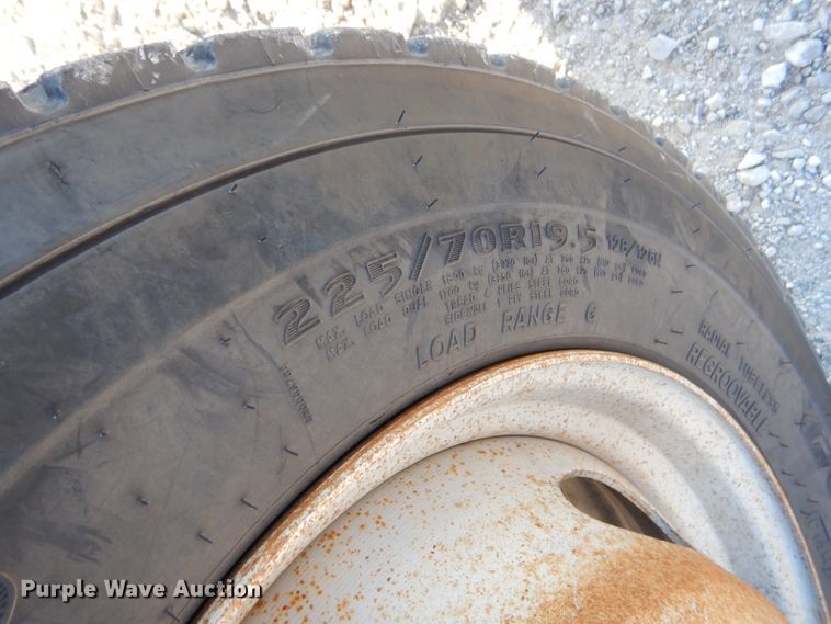 image for item GB9614 2013 Ford F550 Super Duty truck cab and chassis