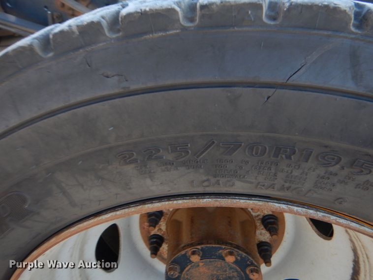 image for item GB9614 2013 Ford F550 Super Duty truck cab and chassis