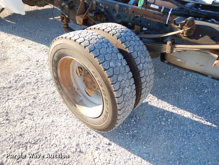 image for item GB9614 2013 Ford F550 Super Duty truck cab and chassis