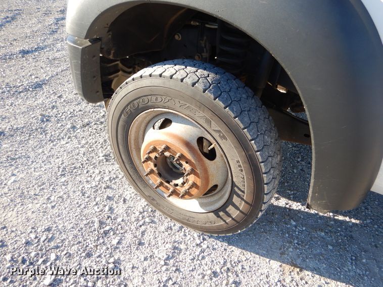 image for item GB9614 2013 Ford F550 Super Duty truck cab and chassis