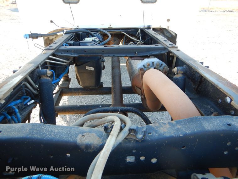 image for item GB9614 2013 Ford F550 Super Duty truck cab and chassis