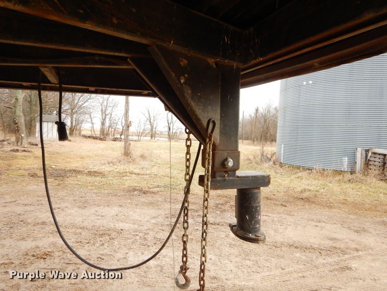 image for item GB9652 2003 Cargo 32GN enclosed cargo trailer