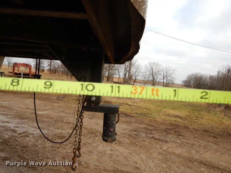 image for item GB9652 2003 Cargo 32GN enclosed cargo trailer