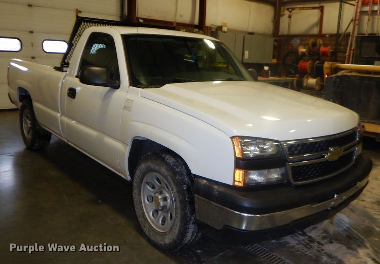 image for item GB9683 2007 Chevrolet Silverado 1500 pickup truck