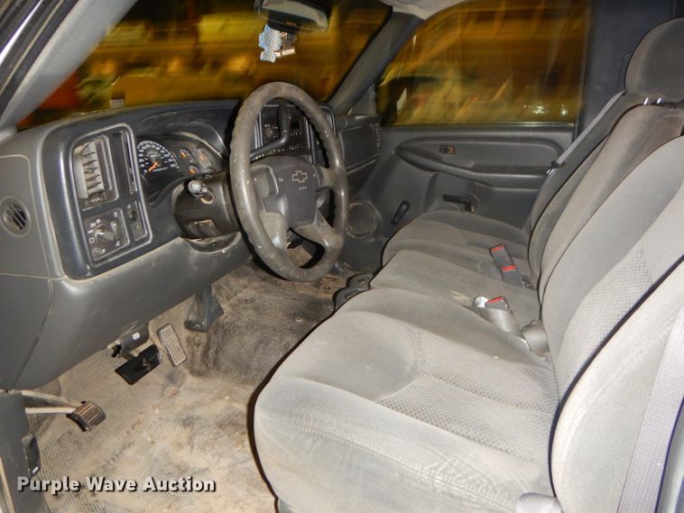 image for item GB9683 2007 Chevrolet Silverado 1500 pickup truck