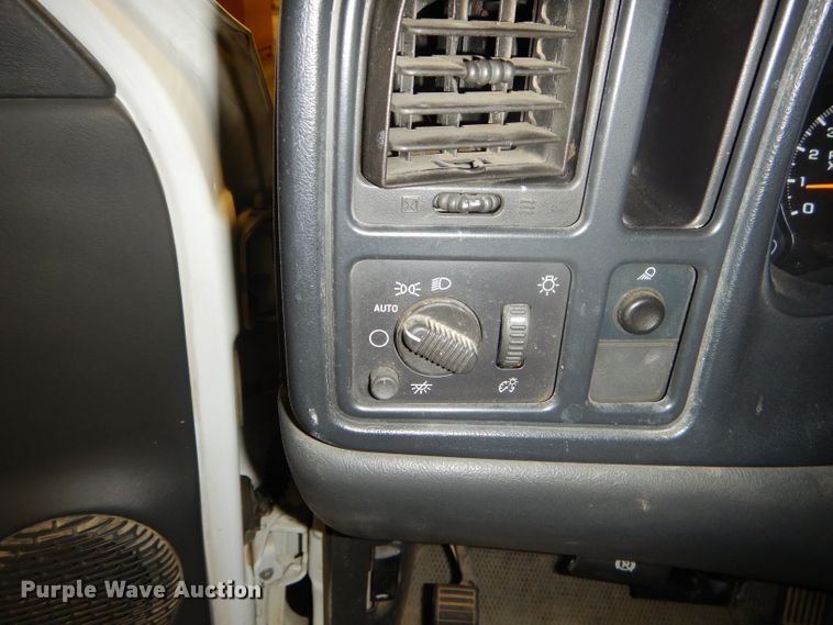 image for item GB9683 2007 Chevrolet Silverado 1500 pickup truck